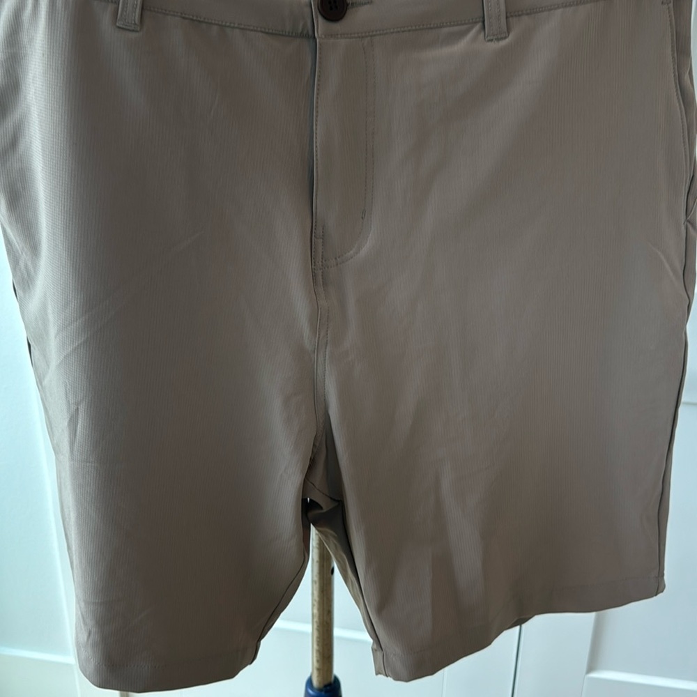 Magaschoni Size 36 Shorts